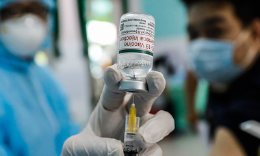 Cần test dị ứng trước tiêm vaccine Covid-19? 