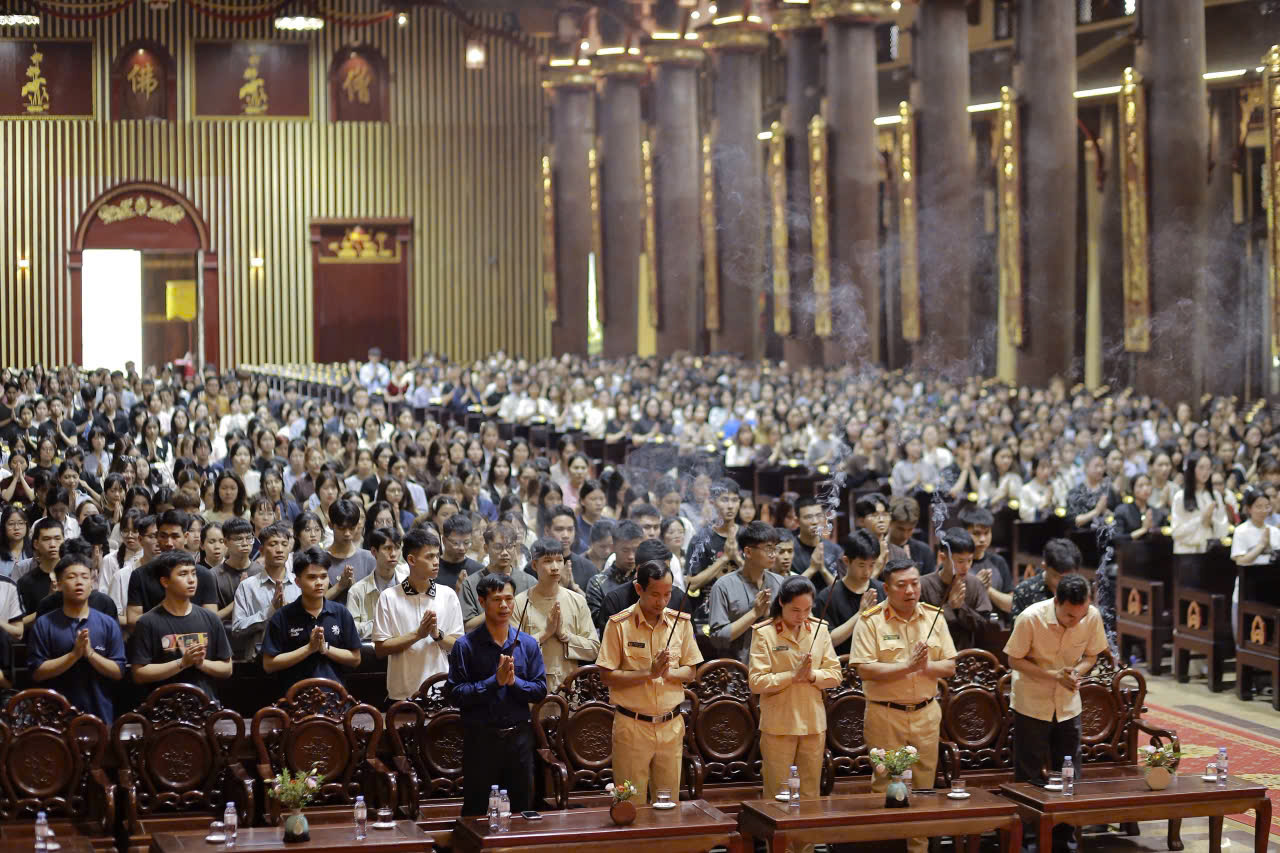 Khai mạc khóa tu Yên Tử - Suối nguồn tuệ giác kì IX 