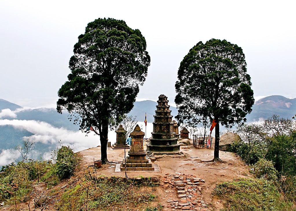 Non thiêng Yên Tử 